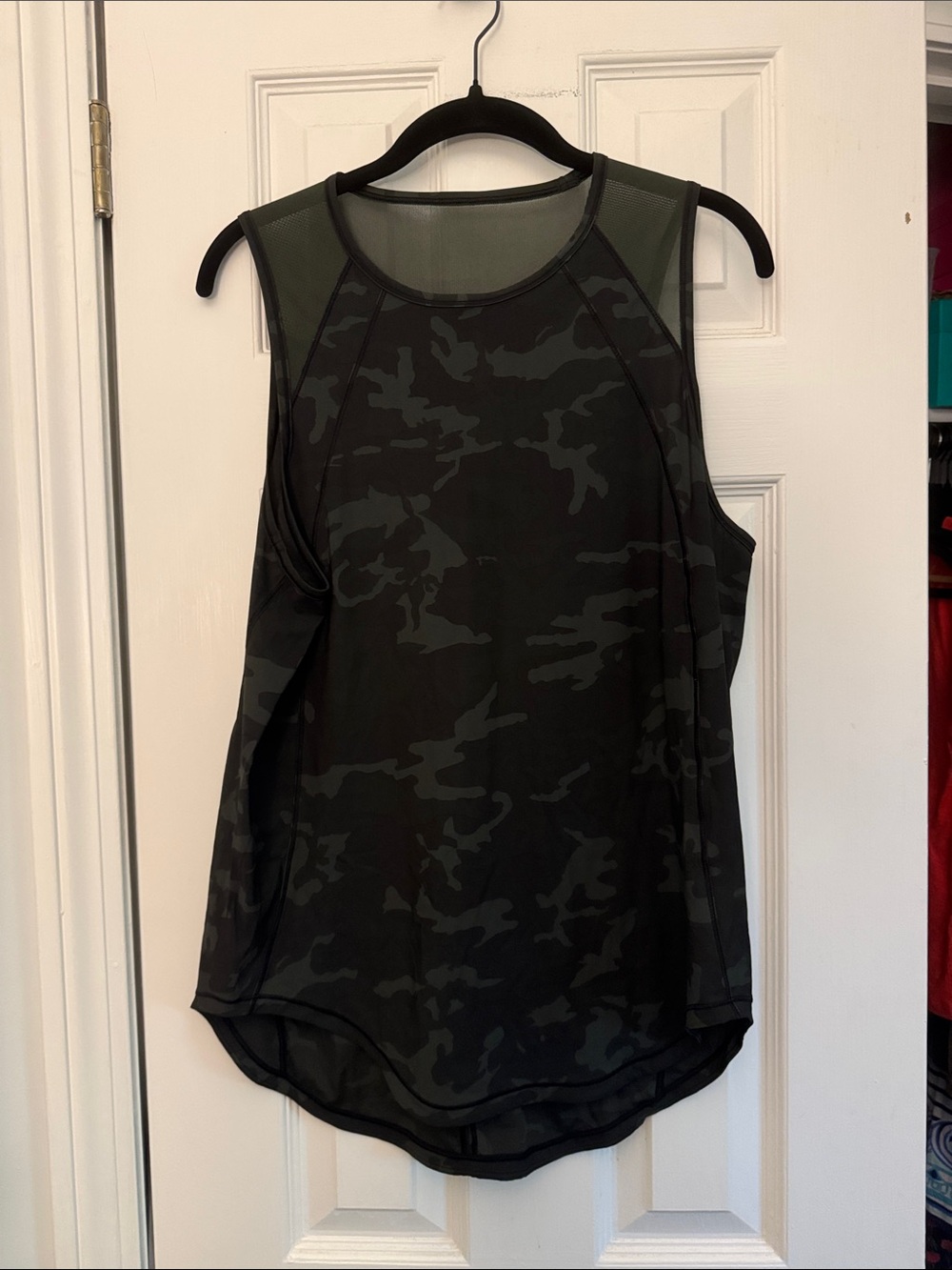 VGUC Lululemon Sculpt Tank Incognito Camo Multi Gator Green - Picture 6 of 8